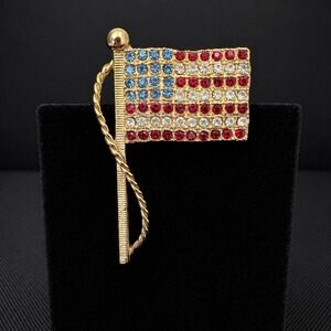 TARA Vintage American Flag Brooch Rhinestone Gold Tone Patriotic USA Pin 2 Inch